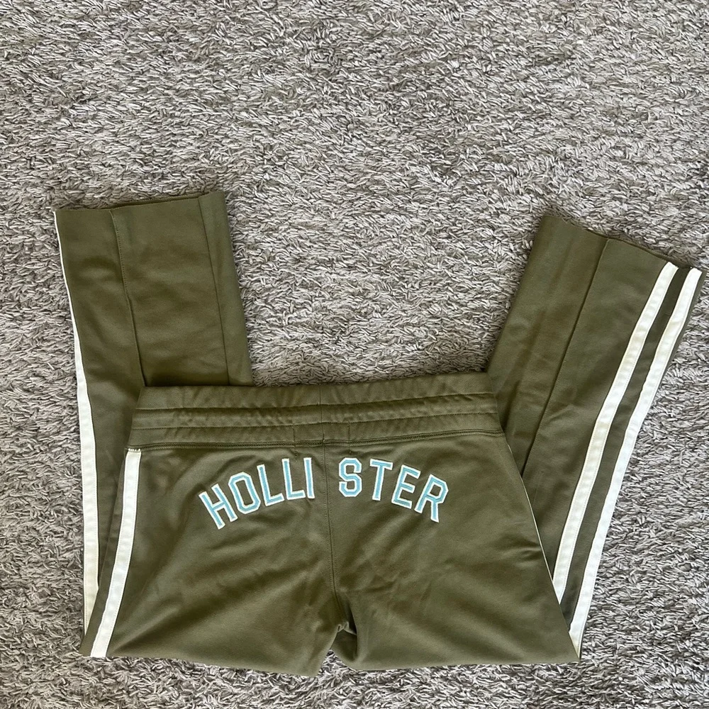 Vintage Y2K Hollister capri track pants 💚 - Picture 2 of 7